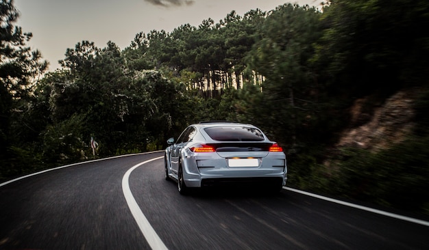 Is Pre-Booking Your Airport Taxi Really Worth It?